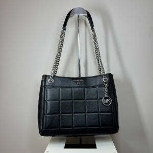 Bolsa Shoulder Bag Michael Kors com Chaveiro Monograma