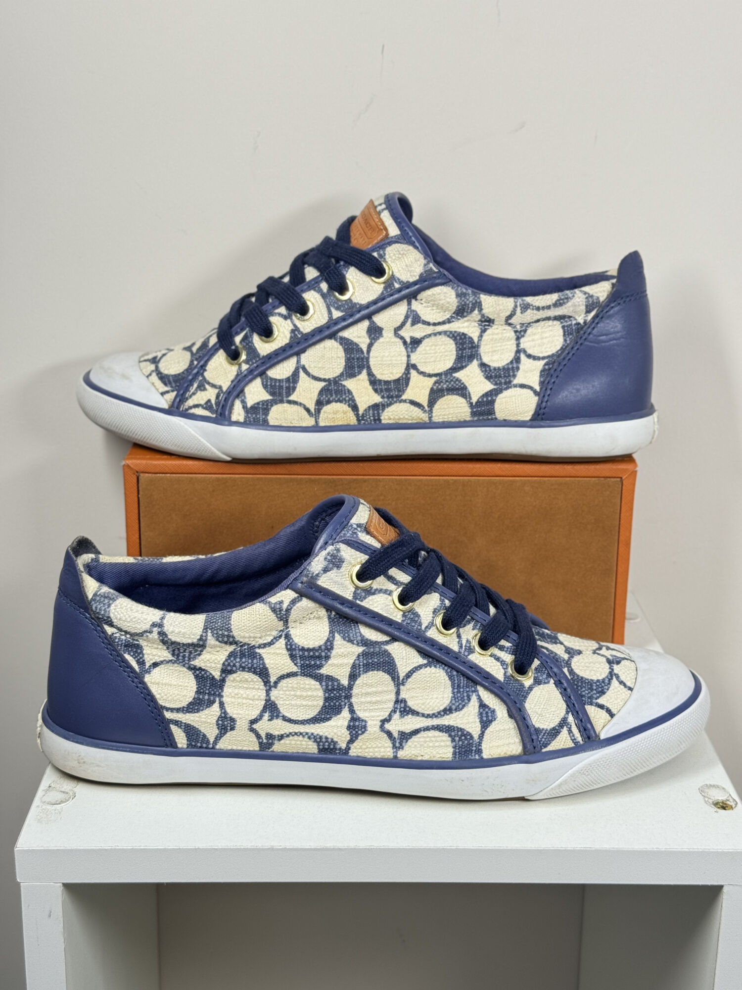 Tenis Coach Monograma